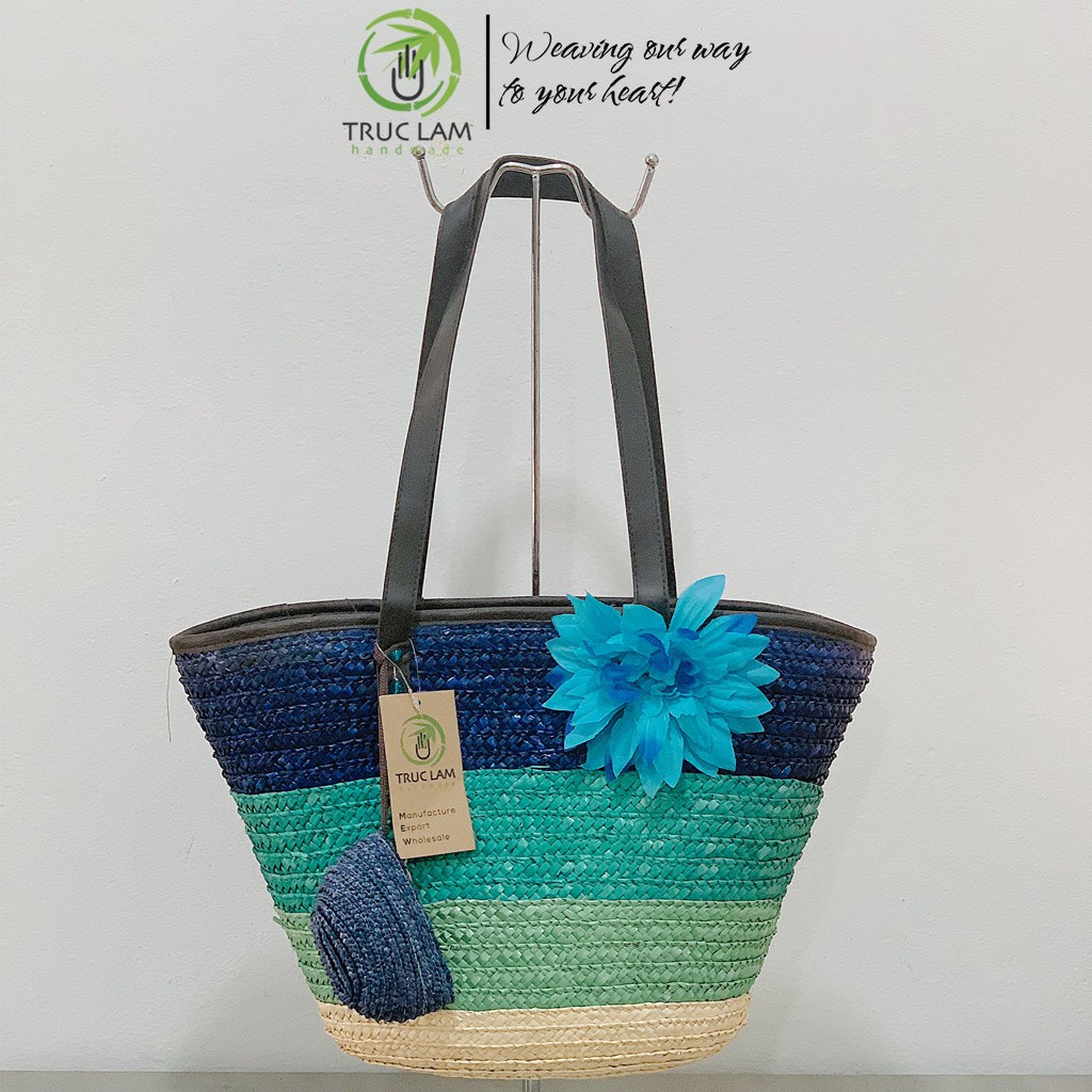 Túi Cói Thời Trang Nữ Thân Nhiều Màu Sắc Trang Trí Bông Hoa Gắn Ví Treo Nhỏ – Trúc Lâm Handmade