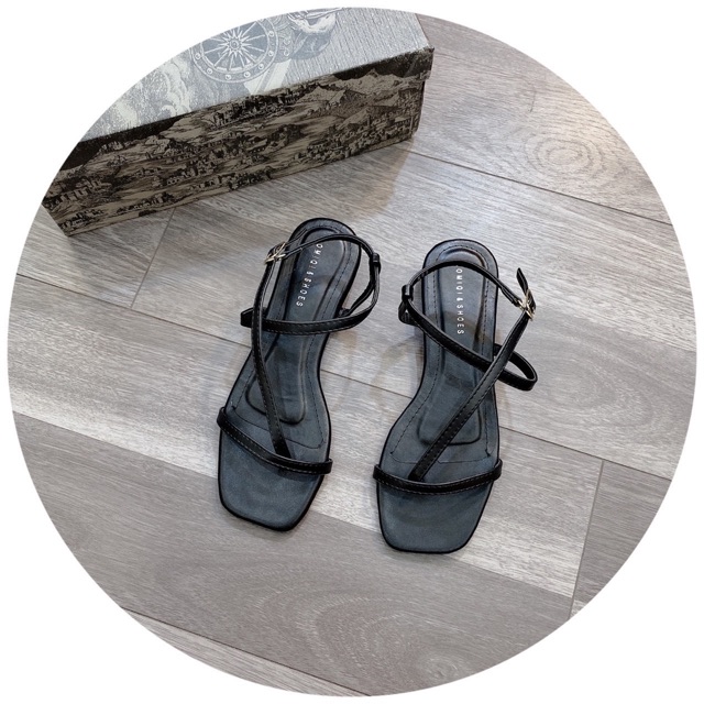 SANDAL HỌC SINH MẢNH DA LÌ XỎ NGÓN