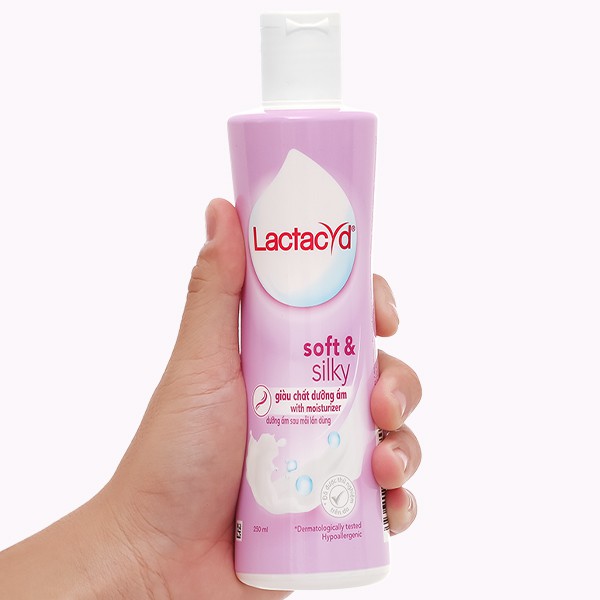 Dung dịch vệ sinh phụ nữ Lactacyd 150ml