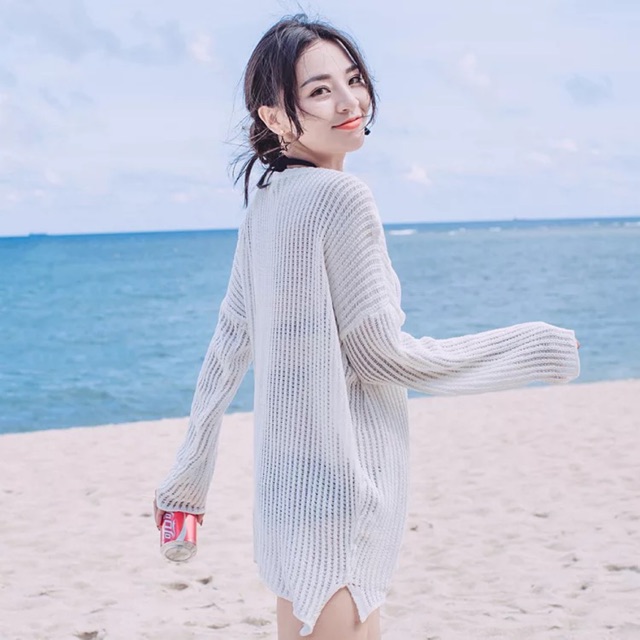 Áo choàng/ khoác lưới đi biển (trắng và đen)