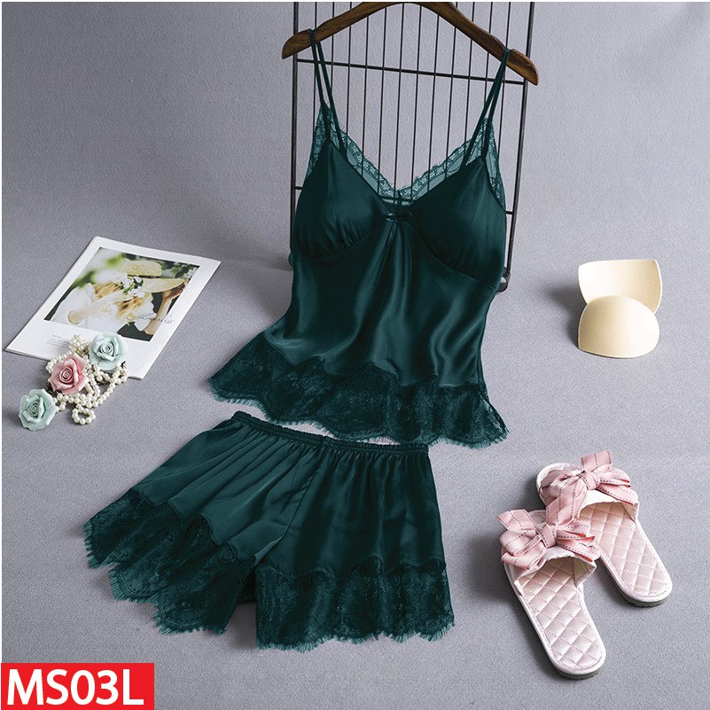 Đồ Ngủ 2 Dây Quần Cộc Ren Xẻ Mặc Nhà Lụa Satin Cao Cấp AMK.10045