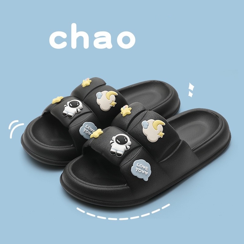 Dép nữ bánh mì Chao Đính Sticker Phi Hành Gia thời trang hottrend 2022