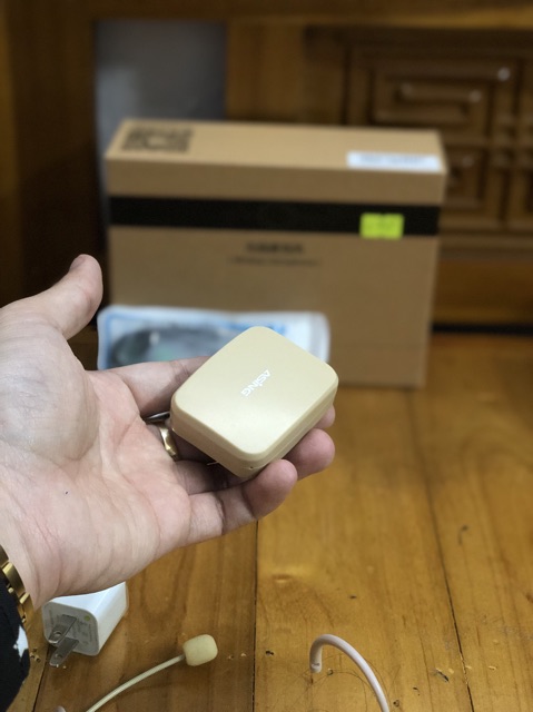 Mic Không Dây AUDIOSING WM03 Màu Da Người Hạt Gạo