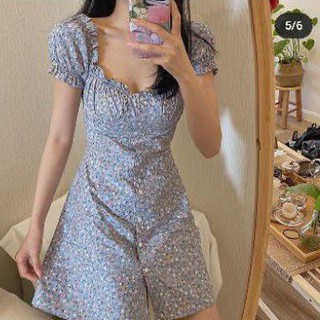 Váy hoa cổ vuông