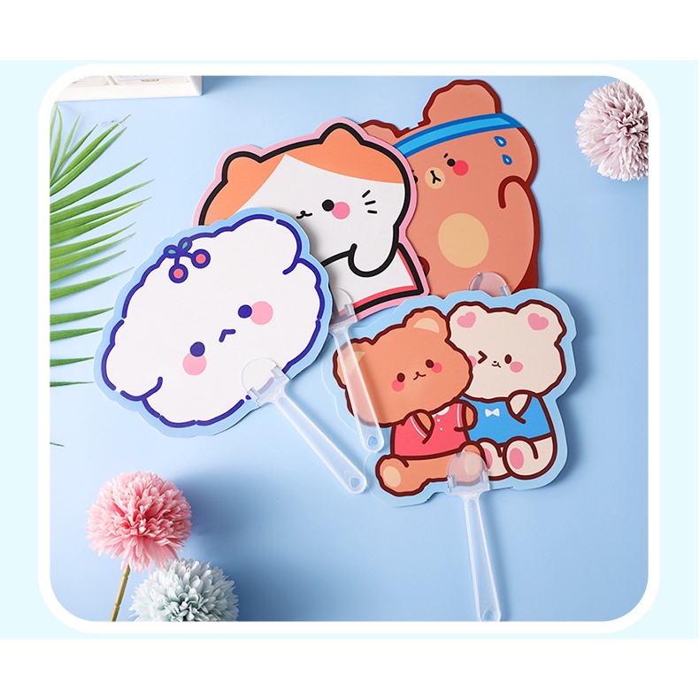 Quạt Cầm Tay Hoạ Tiết Dễ Thương