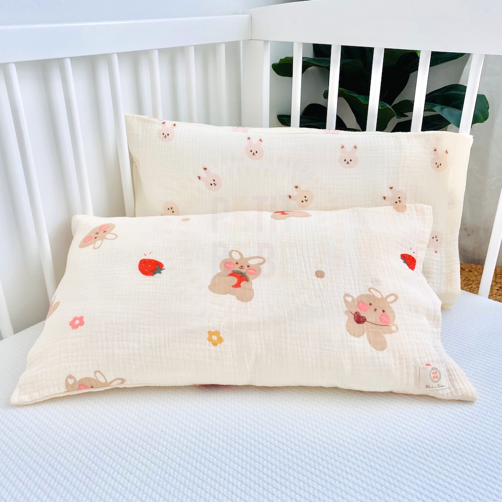 Gối nằm cho bé Petit Bebe cho bé mẫu giáo tiểu học 30x50cm chất liệu muslin thoáng khí