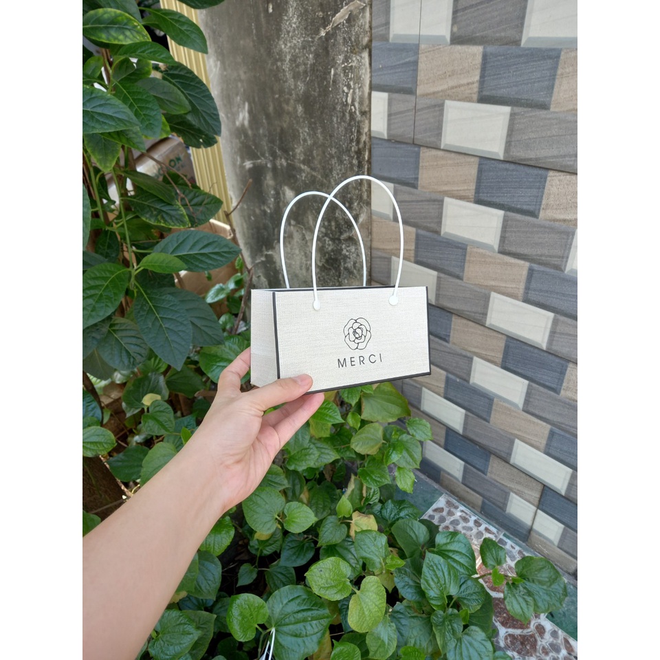 50 cái - Túi giấy mini size 17x9x6 đựng mỹ phẩm,trang sức,3 hũ yến chưng - Mẫu số 54