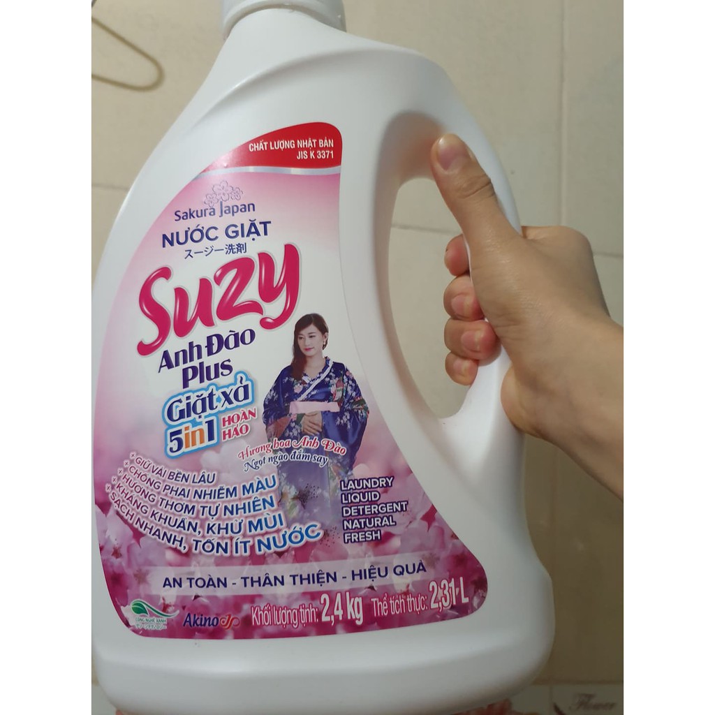 Nước giặt xả Suzy Anh Đào Plus 2,4kg 5 trong 1 Nhật Bản, thành phần hữu cơ, an toàn cho e bé.