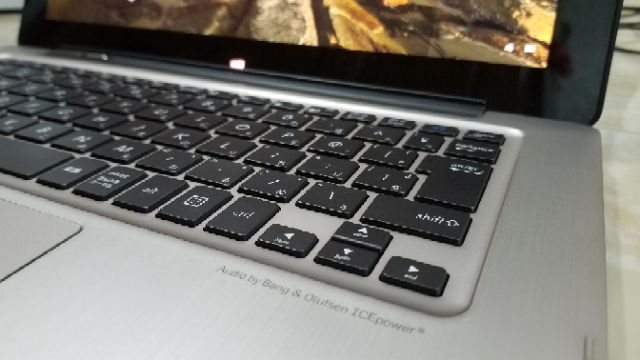 Laptop 2 trong 1 Asus Transformer TX300CA Core I5, SSD 128GB, Ram 4GB | BigBuy360 - bigbuy360.vn