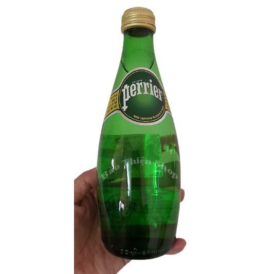 Nước khoáng thiên nhiên chai thủy tinh có ga hiệu Perrier 330ml