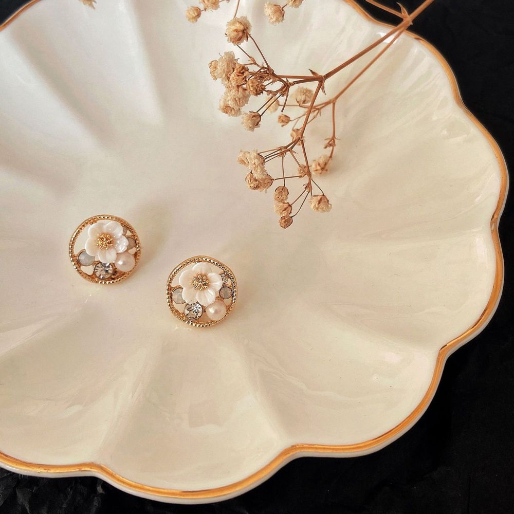 Đôi khuyên tai hình hoa đính ngọc trai giả thanh lịch thời trang cho nữ