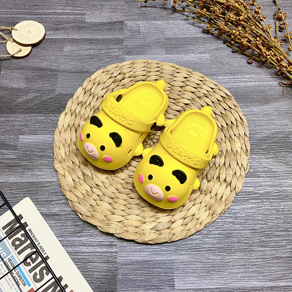 Dép sục cho bé hình gấu mang được 2 kiểu siêu cute - TT423