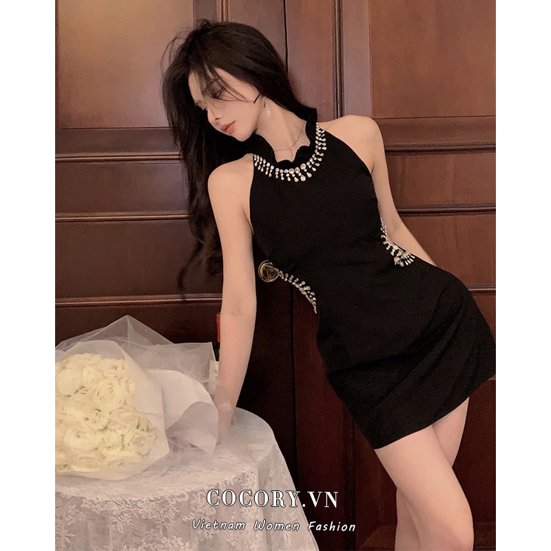 Đầm không tay hở vai phong cách thanh lịch quyến rũ thời trang cho nữ