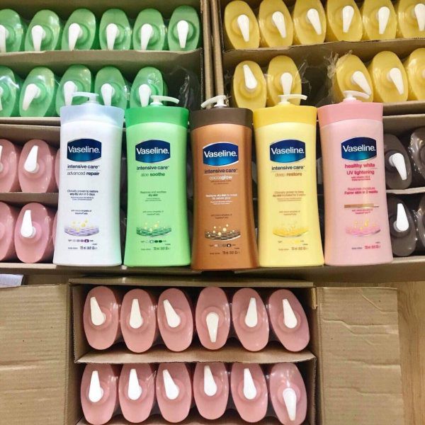 Sữa dưỡng thể Vaseline Healthy White UV Lightening Body Lotion 725ml