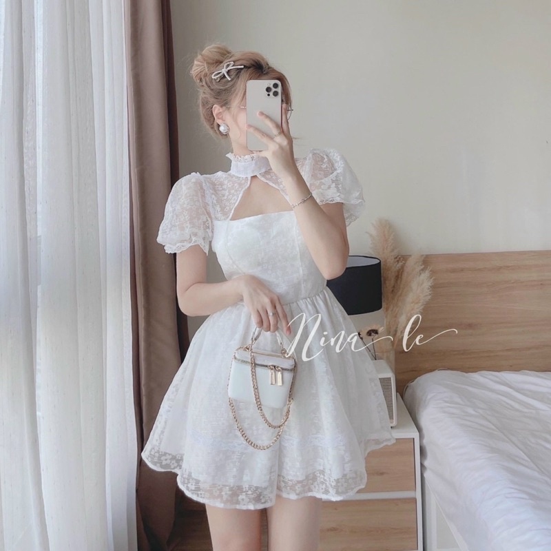 Đ𝐀̂̀𝐌 TRẮNG PHỐI VOAN HOA NỔI 𝐂𝐔𝐓𝐎𝐔𝐓 𝐍𝐆𝐔̛̣𝐂 CỘT NƠ CỔ SAU