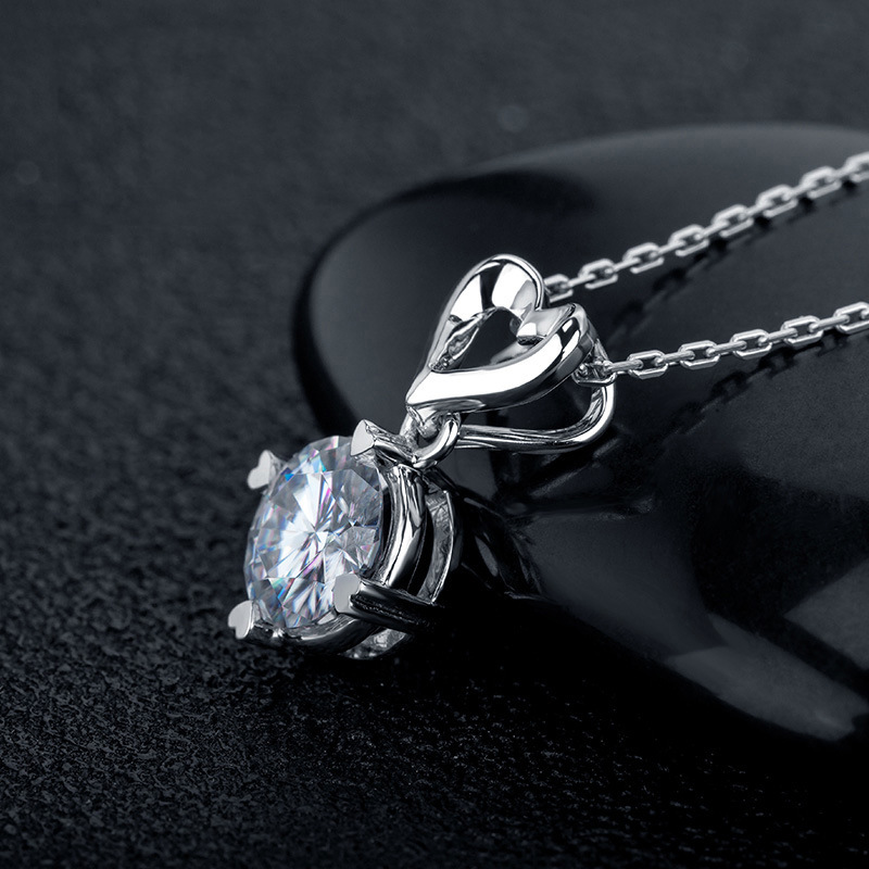 vòng cổ Mặt Trái Tim Và Mũi Tên Đính Đá Pt950