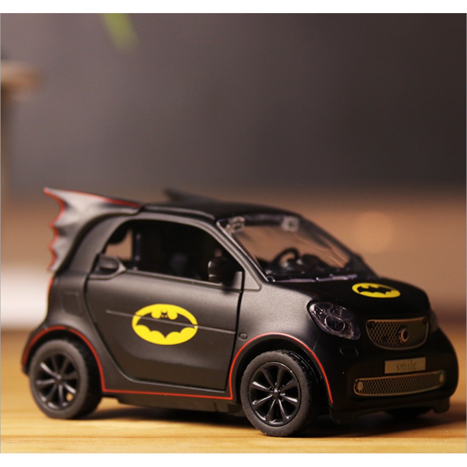 Xe mini Beetle mẫu Batman và Kitty cho bộ sưu tập của bạn