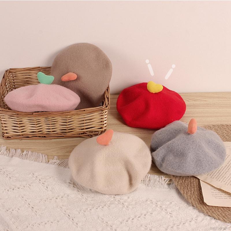 Mũ beret đính trái tim thời trang cho bé gái