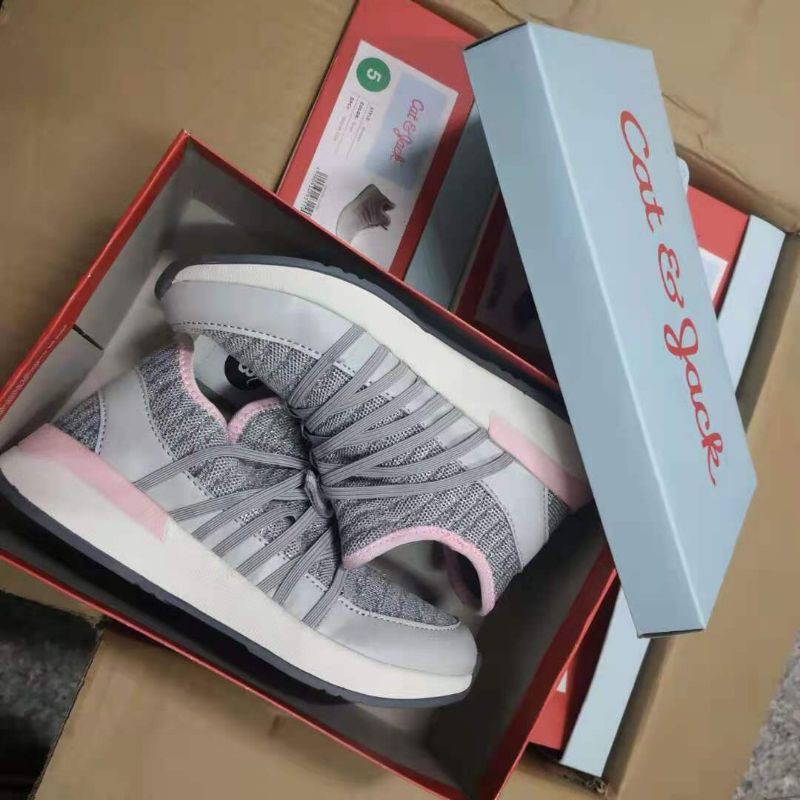 Giày xuất cho bé