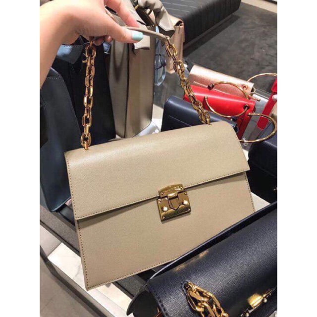 Túi xách charles & keith auth