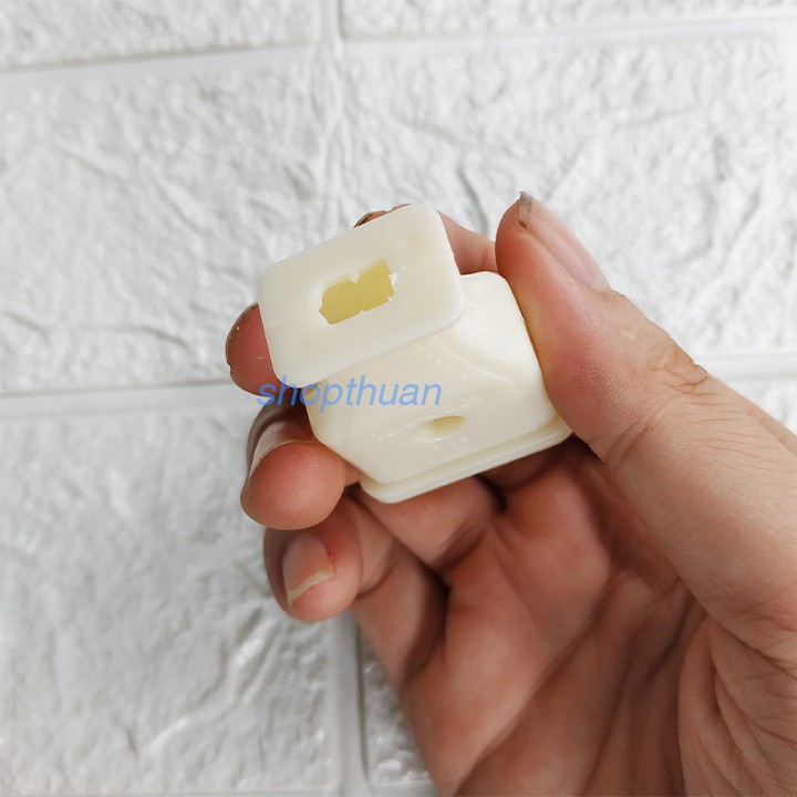 Phích cắm điện 10A-220V, phích cắm chân tròn