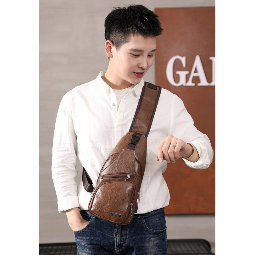 Túi Đeo Chéo Da Cao Cấp Có Cổng Sạc ĐT Và Lỗ Xuyên Tai Nghe