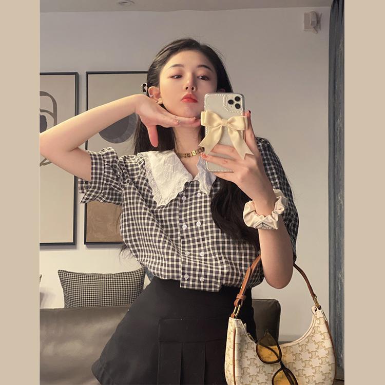 Áo sơ mi tay phồng ngắn cổ búp bê họa tiết sọc ca rô phối ren thiết kế mới thời trang cho nữ