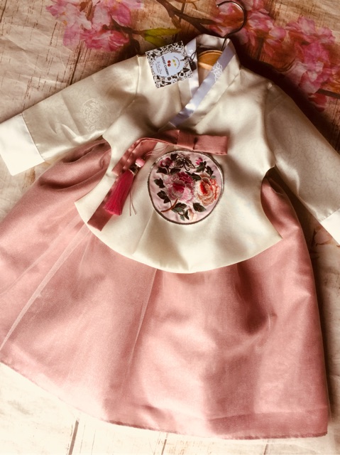 Hanbok cho bé