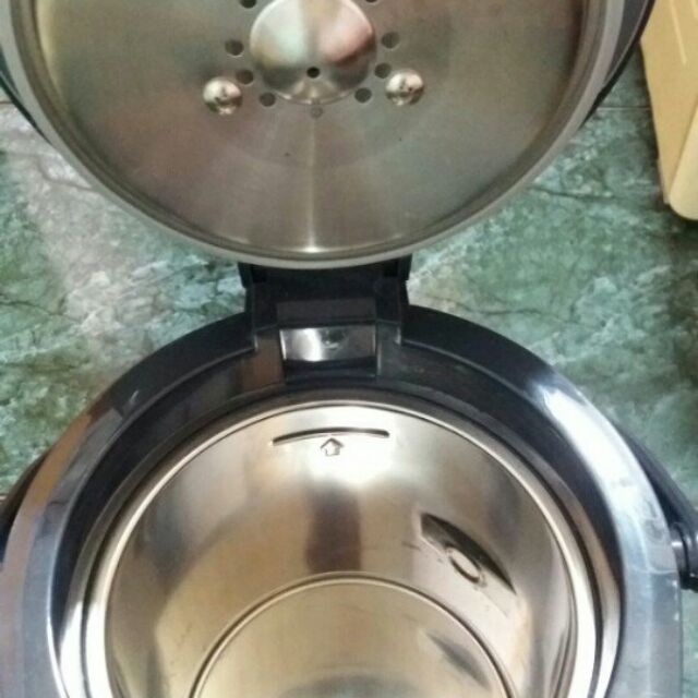 Bình thủy điện Sharp