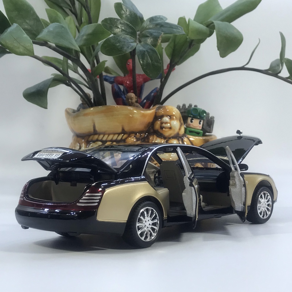 Mô hình xe ô tô Mercedes Maybach 62S tỷ lệ 1:24