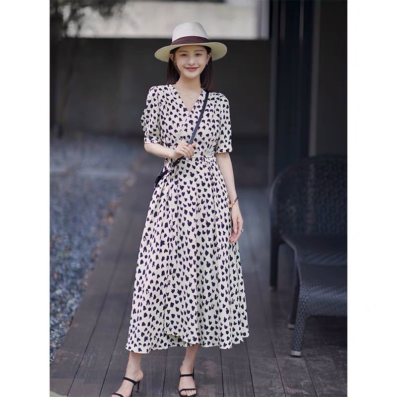 đầm lụa suông họa tiết cổ kiểu v chéo ngắn tay