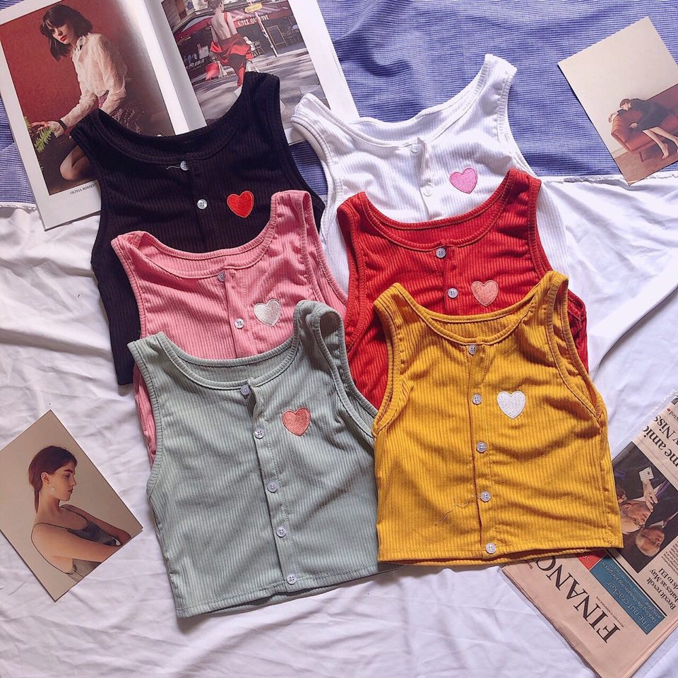 Áo croptop cài nút không tay thêu tim phong cách xứ sở Kim Chi