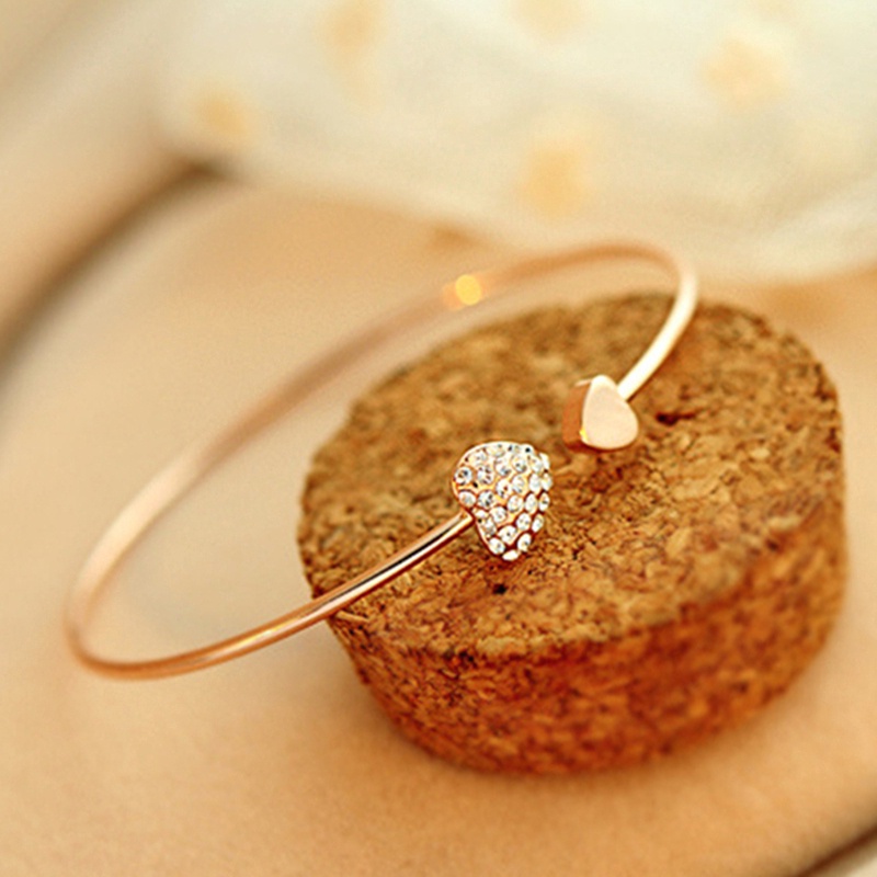 Vòng Tay Hở Mạ Vàng Hai Mặt Hình Trái Tim Đính Đá xinh ​xắn cho nữ