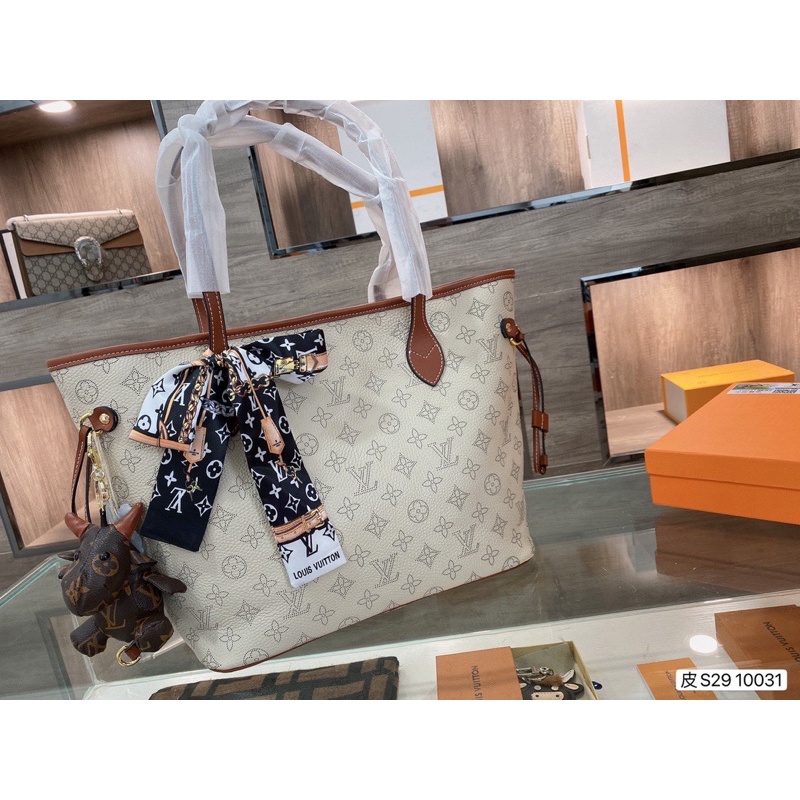 Túi xách nữ size lớn Louis Vuitton LV Tote da thật cao cấp