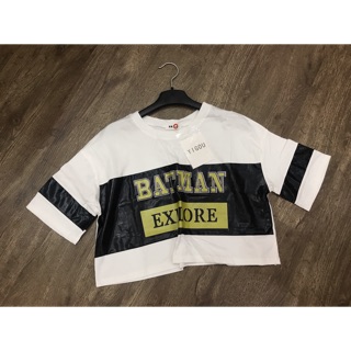 Áo thun croptop chữ Batman tay ngắn phối đen cá tính
