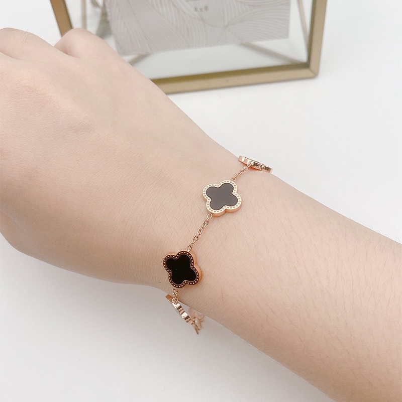 Vòng Đeo Tay Bằng Thép Titan Mạ Vàng 18k Chống Nhạy Cảm Thời Trang Hàn Quốc