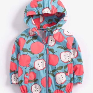 😍Áo gió hoạ tiết quả táo Next xịn