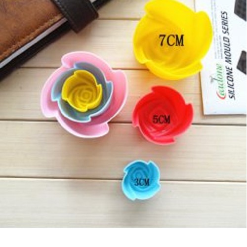 Combo 20 khuôn silicon rau cau hình hoa hồng 2 kich thước 3 và 5cm