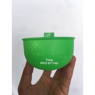 Máng ăn cho gà đá / gáo nhựa nhỏ cho gà