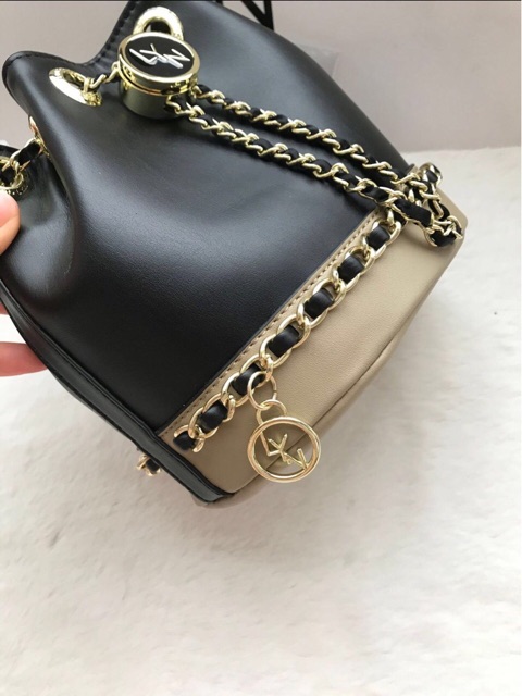 Túi Lyn dáng hobo kèm dây đeo chéo