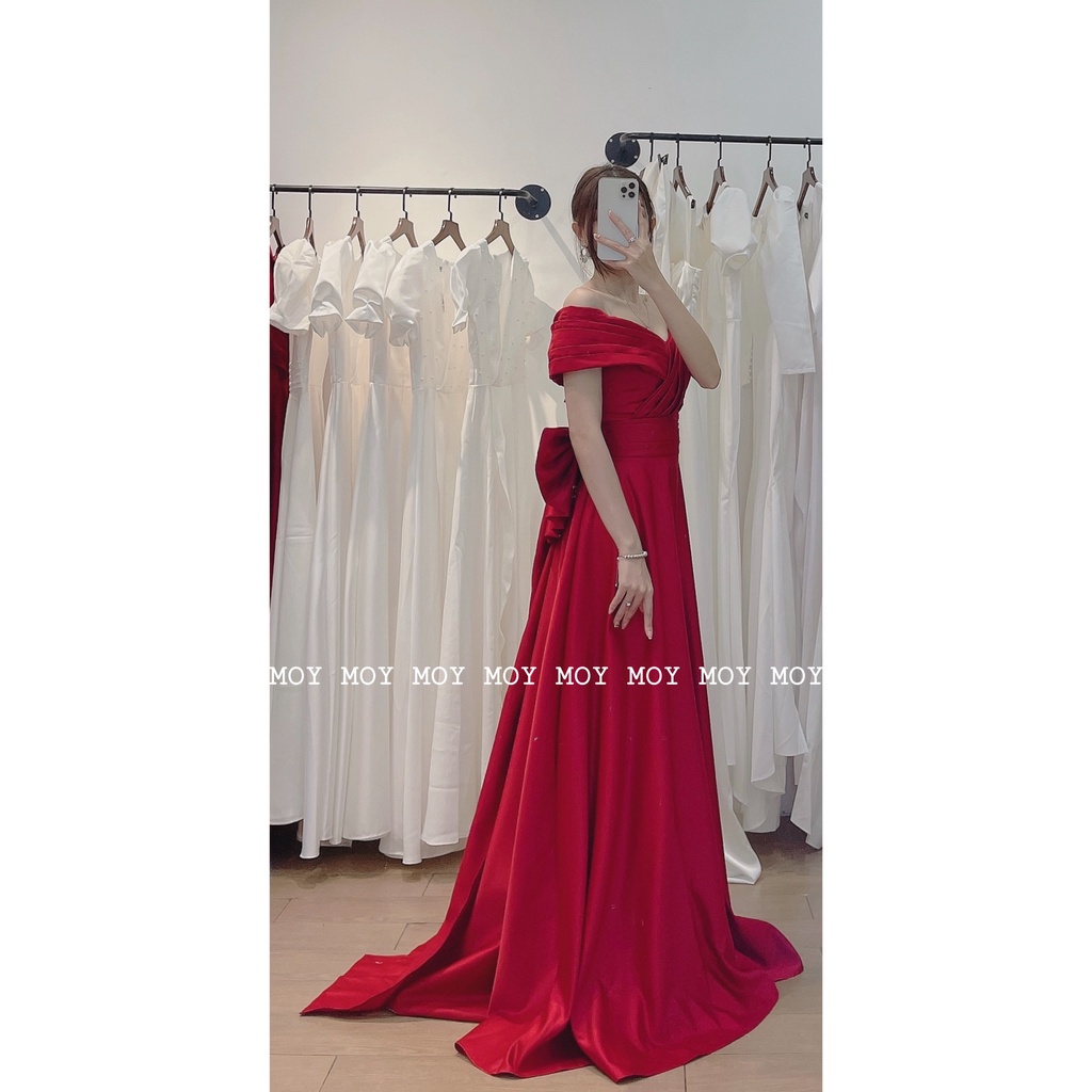 Váy bệt vai phi xếp ly eo nơ dài đan lưng - Váy cưới thiết kế