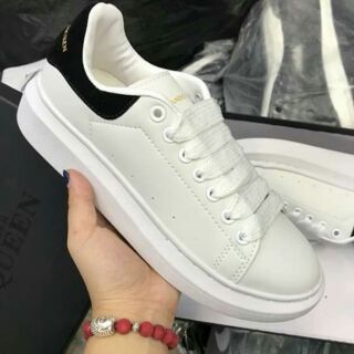 Giày thể thao trắng gót nhung