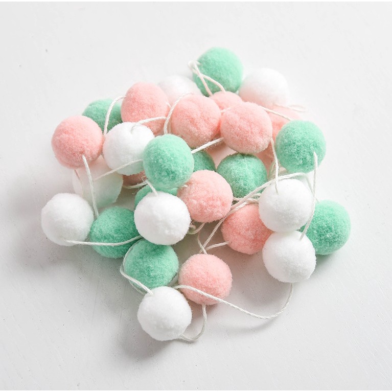 Dây Bóng Pom pom dài 2.3m / Dây treo trang trí  tiệc, phòng / Dây treo tròn bằng bông