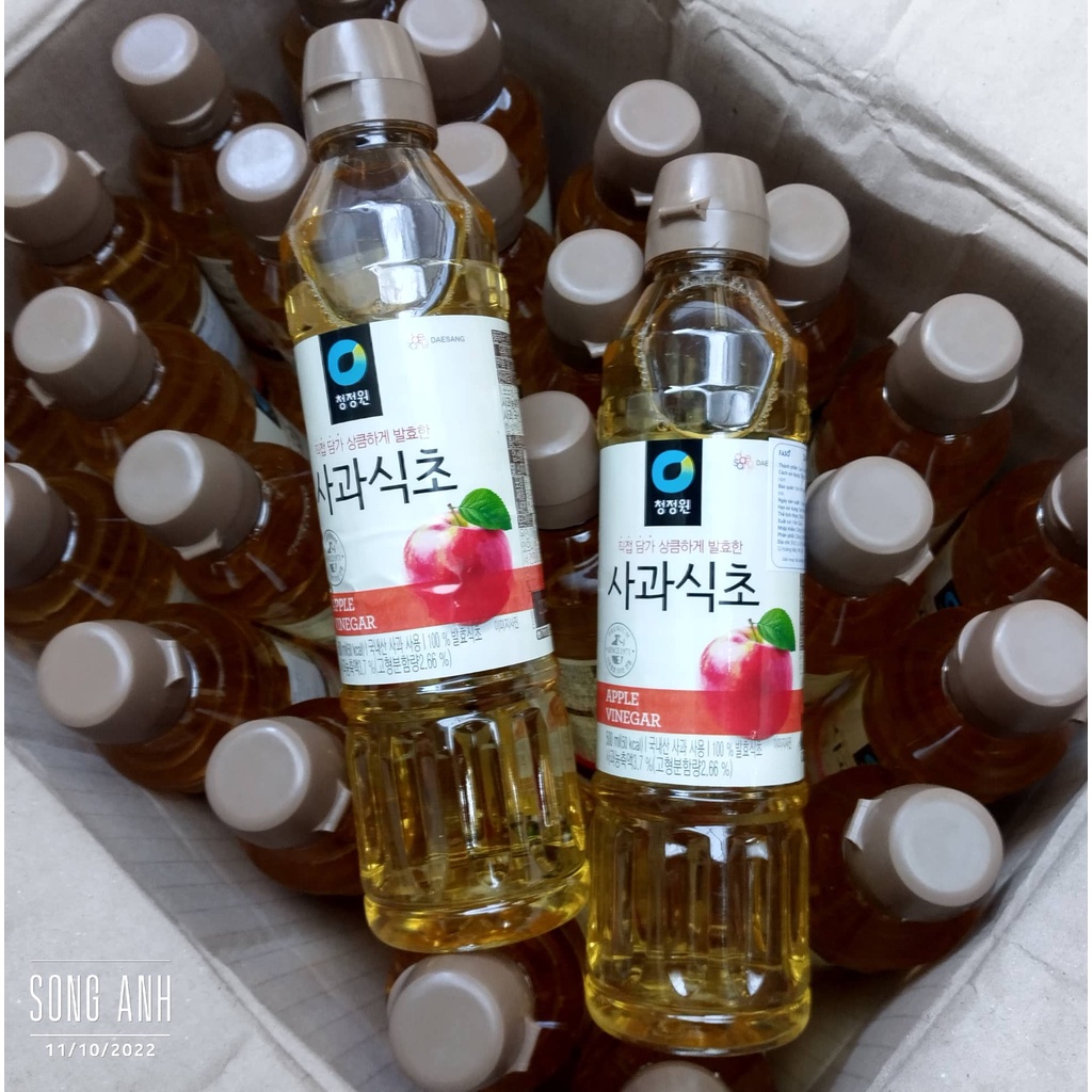 Giấm táo hữu cơ Deasang Hàn Quốc 500ml date 2025 vị thanh, thơm mùi táo phù hợp với món salad, pha nước chấm, gi.ảm cân.