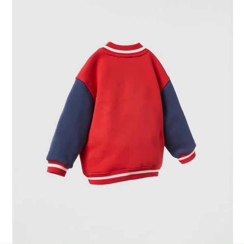 ÁO BOMBER ĐỎ TRẮNG CHỮ A CHO BÉ