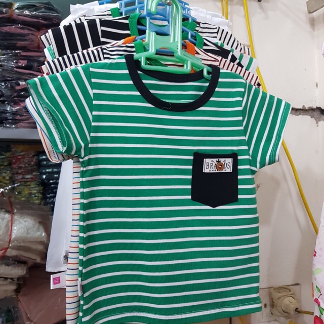 Áo cotton kẻ túi ngực