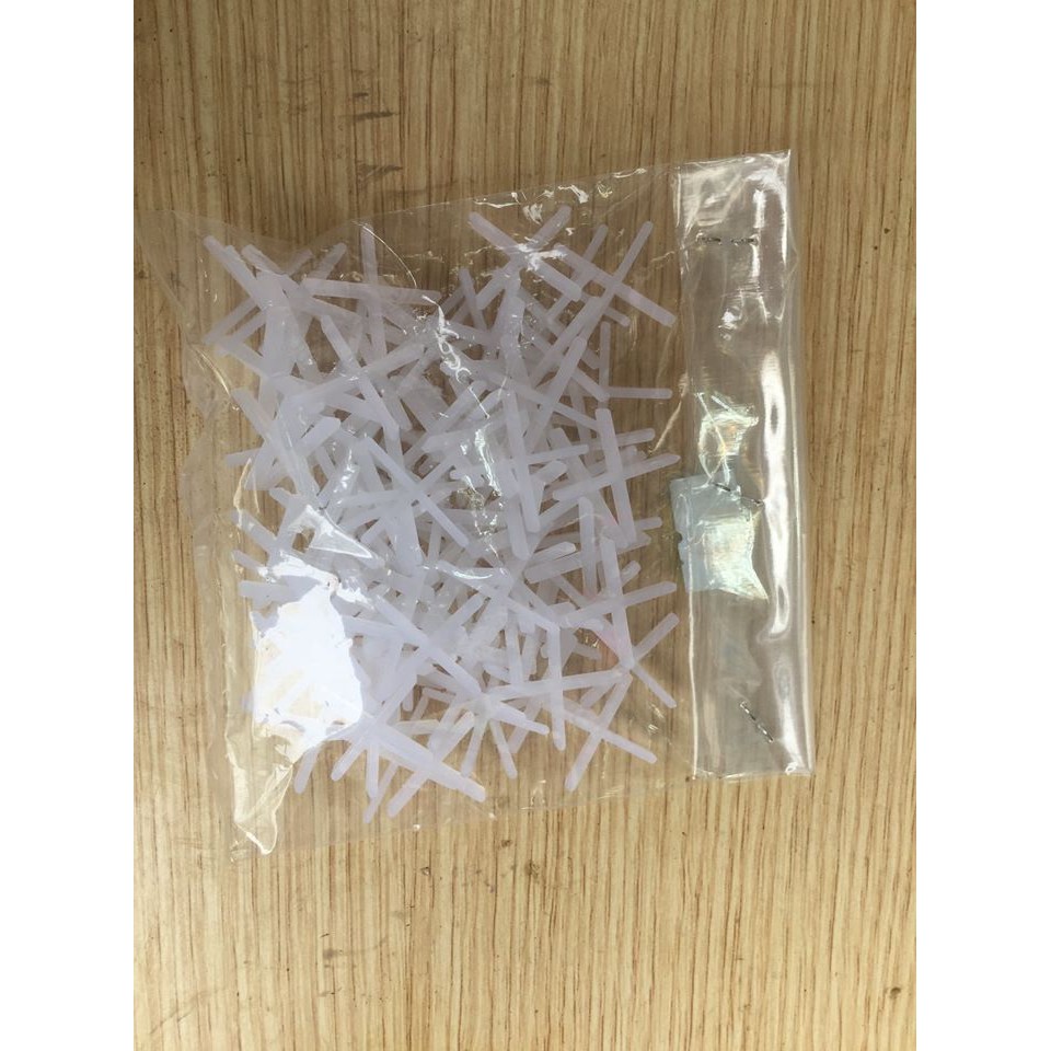 5 túi ke lát gạch các cỡ mỗi túi khoảng 150 chiếc