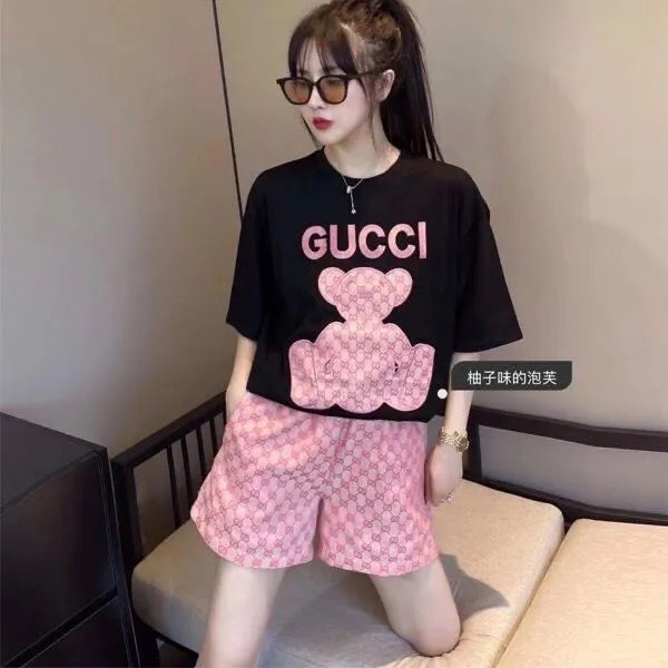  [BDN002] - Đồ Bộ Gucci Gấu Hồng Trẻ Trung Năng Động