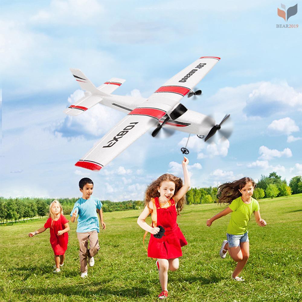 Máy Bay Điều Khiển Từ Xa Bear-Fx801 Cessna 182 2.4ghz 2ch