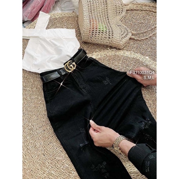 Quần đen jeans ôm rách